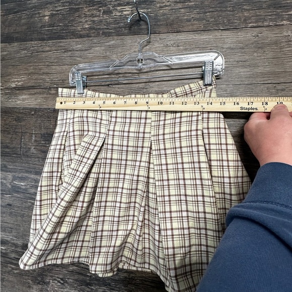 SO Tan Mini Skater Plaid Brown Skirt with Pleats - Picture 5 of 7